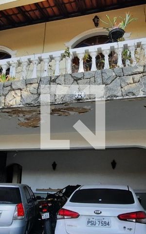 Casa à venda com 292m², 4 quartos e 3 vagas