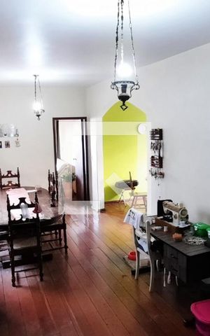 Casa à venda com 292m², 4 quartos e 3 vagas