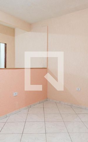 Casa para alugar com 50m², 1 quarto e sem vaga Casa para alugar com 50m², 1 quarto e sem vagaSala
