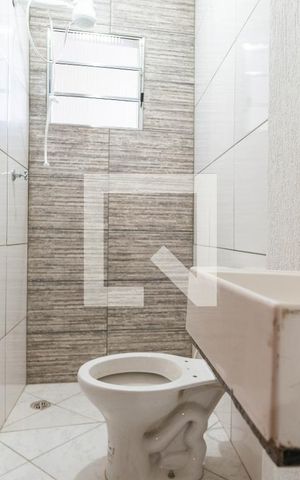 Casa para alugar com 50m², 1 quarto e sem vaga Casa para alugar com 50m², 1 quarto e sem vagaBanheiro