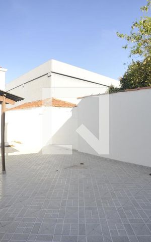 Casa para alugar com 80m², 2 quartos e sem vagaQuintal