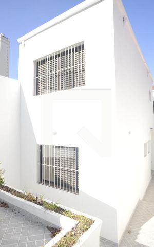 Casa para alugar com 80m², 2 quartos e sem vagaFachada Posterior