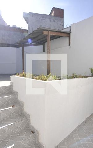 Casa para alugar com 80m², 2 quartos e sem vagaQuintal