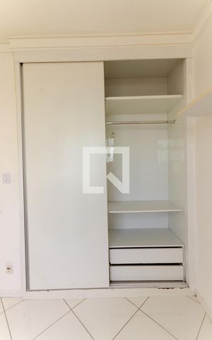 Apartamento para alugar com 76m², 3 quartos e 1 vagaQuarto 3 - Armários