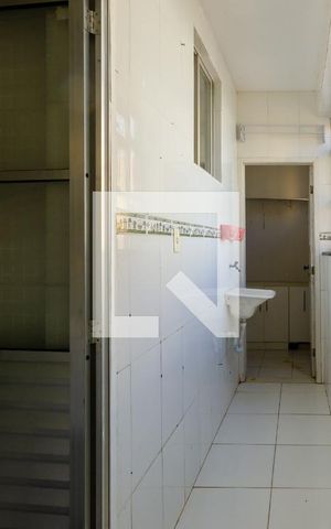 Apartamento para alugar com 76m², 3 quartos e 1 vagaÁrea de Serviço