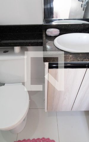 Apartamento à venda com 60m², 3 quartos e 2 vagas Apartamento à venda com 60m², 3 quartos e 2 vagasBanheiro da Suíte