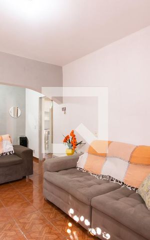 Casa à venda com 200m², 2 quartos e 2 vagasSala