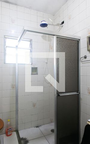 Casa à venda com 200m², 2 quartos e 2 vagasBanheiro