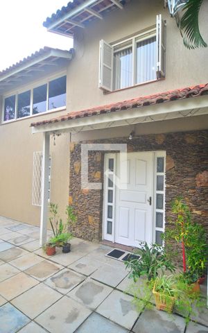 Casa à venda com 153m², 4 quartos e 3 vagasÁrea Externa