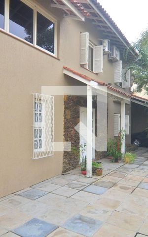 Casa à venda com 153m², 4 quartos e 3 vagasÁrea Externa