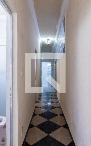 Casa à venda com 70m², 2 quartos e 2 vagasCorredor dos Quartos