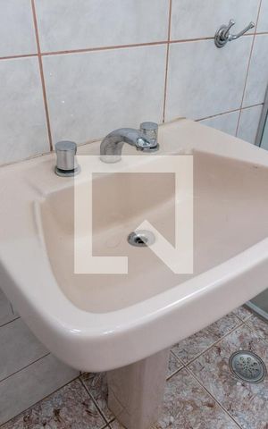 Casa à venda com 70m², 2 quartos e 2 vagasBanheiro