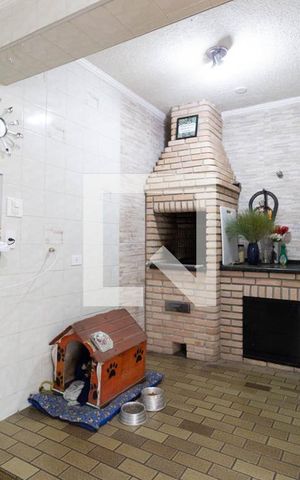 Casa à venda com 250m², 3 quartos e 2 vagas Casa à venda com 250m², 3 quartos e 2 vagasQuintal