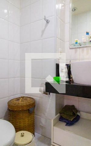 Apartamento para alugar com 55m², 2 quartos e 1 vaga Apartamento para alugar com 55m², 2 quartos e 1 vagaBanheiro da Suíte