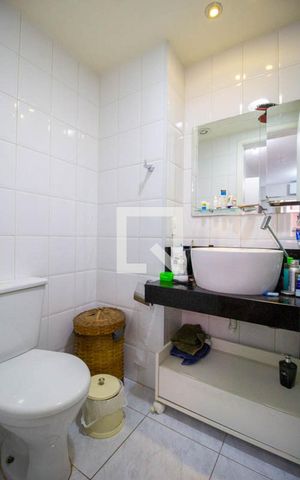 Apartamento para alugar com 55m², 2 quartos e 1 vaga Apartamento para alugar com 55m², 2 quartos e 1 vagaBanheiro da Suíte