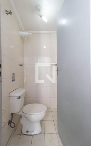 Casa à venda com 159m², 4 quartos e 1 vaga Casa à venda com 159m², 4 quartos e 1 vagaBanheiro de serviço