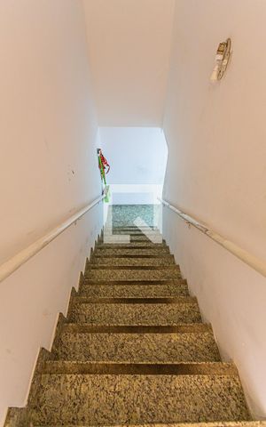 Apartamento à venda com 180m², 3 quartos e 3 vagasEscada Cobertura