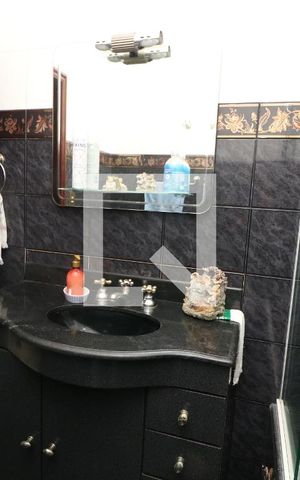 Casa à venda com 250m², 4 quartos e 3 vagasBanheiro 2