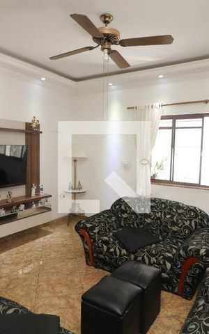 Casa à venda com 250m², 4 quartos e 3 vagasSala