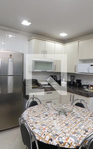 Casa à venda com 250m², 4 quartos e 3 vagasCozinha