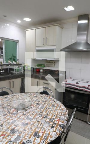 Casa à venda com 250m², 4 quartos e 3 vagasCozinha