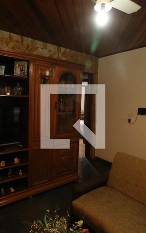 Casa à venda com 250m², 4 quartos e 3 vagasSala de TV / Quarto