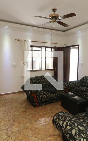 Casa à venda com 250m², 4 quartos e 3 vagasSala