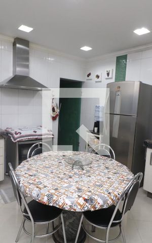 Casa à venda com 250m², 4 quartos e 3 vagasCozinha