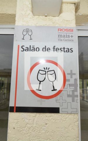 Apartamento à venda com 60m², 2 quartos e sem vagaÁrea comum - Salão de festas