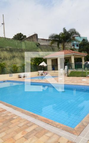 Apartamento à venda com 60m², 2 quartos e sem vagaÁrea comum - Piscina