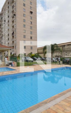 Apartamento à venda com 60m², 2 quartos e sem vagaÁrea comum - Piscina