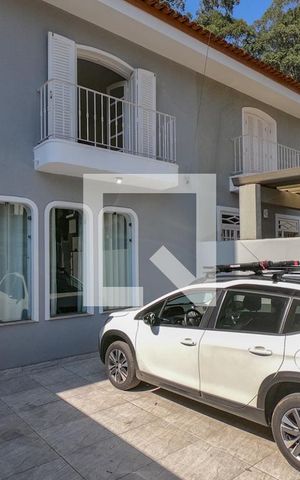Casa à venda com 203m², 3 quartos e 2 vagas Casa à venda com 203m², 3 quartos e 2 vagasGaragem