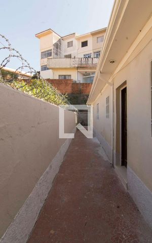 Casa para alugar com 105m², 2 quartos e 1 vagaQuintal