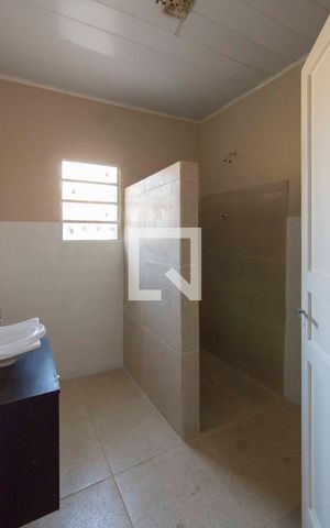 Casa para alugar com 105m², 2 quartos e 1 vagaBanheiroa