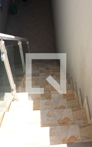 Casa à venda com 110m², 3 quartos e 2 vagasEscada