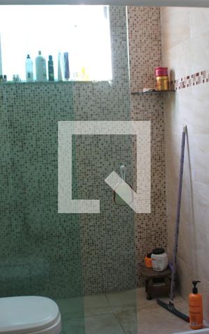 Casa à venda com 110m², 3 quartos e 2 vagasBanheiro