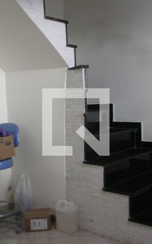 Casa à venda com 110m², 3 quartos e 2 vagasSala