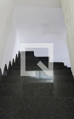 Casa à venda com 110m², 3 quartos e 2 vagasEscada