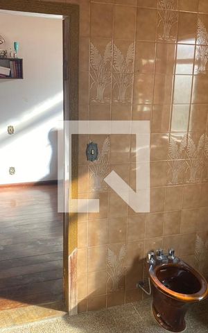Casa à venda com 200m², 6 quartos e 3 vagas