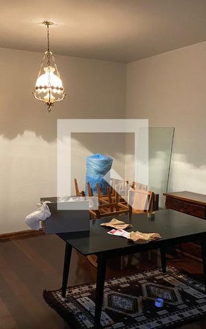 Casa à venda com 200m², 6 quartos e 3 vagas