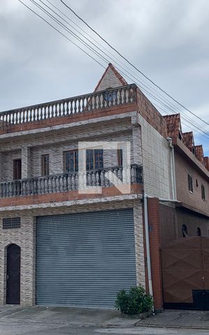 Casa de condomínio à venda com 800m², 2 quartos e 6 vagas Casa de condomínio à venda com 800m², 2 quartos e 6 vagasFachada