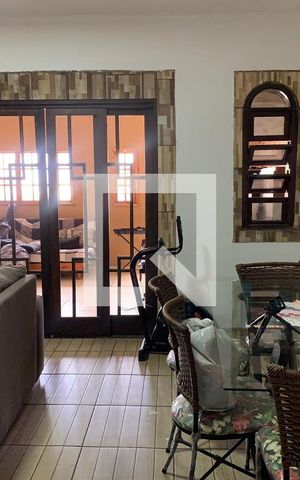 Casa de condomínio à venda com 800m², 2 quartos e 6 vagas Casa de condomínio à venda com 800m², 2 quartos e 6 vagasSala