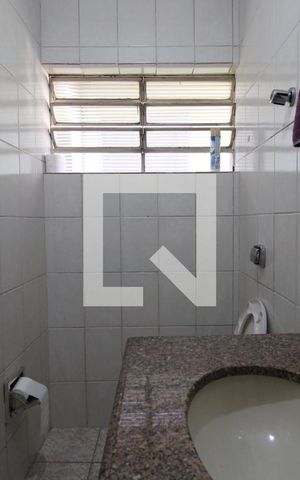 Casa à venda com 110m², 3 quartos e 2 vagasbanheiro 