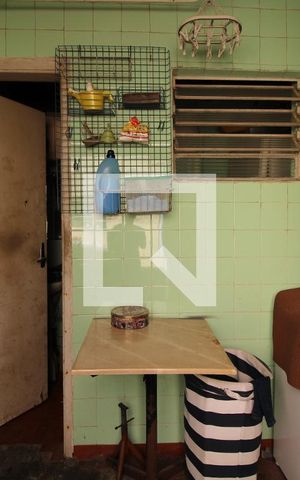 Casa à venda com 110m², 3 quartos e 2 vagasÁrea de Serviço