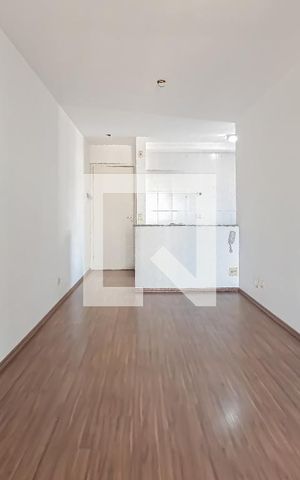 Apartamento à venda com 85m², 2 quartos e 1 vaga Apartamento à venda com 85m², 2 quartos e 1 vagaSala