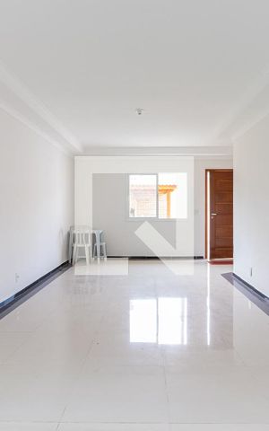 Casa à venda com 108m², 3 quartos e 4 vagas Casa à venda com 108m², 3 quartos e 4 vagasSala