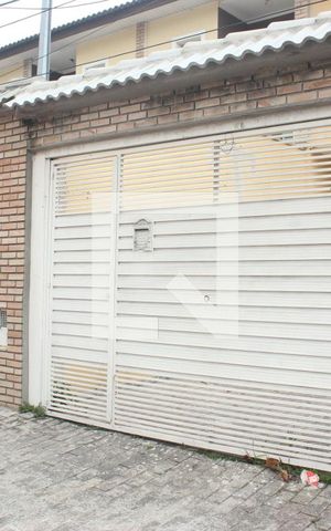 Casa à venda com 108m², 3 quartos e 2 vagasFachada