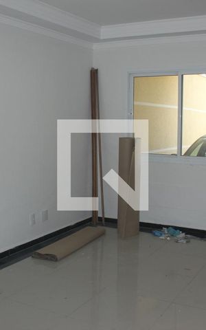 Casa à venda com 108m², 3 quartos e 2 vagasSala