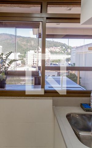 Apartamento à venda com 99m², 3 quartos e 1 vagaÁrea de Serviço
