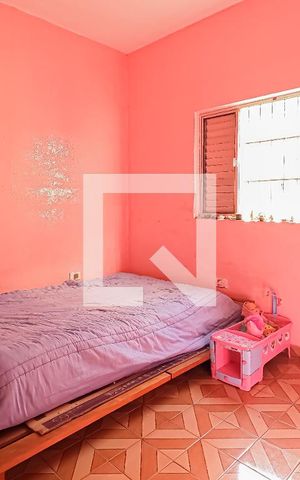 Casa à venda com 300m², 4 quartos e 2 vagas Casa à venda com 300m², 4 quartos e 2 vagasQuarto 1